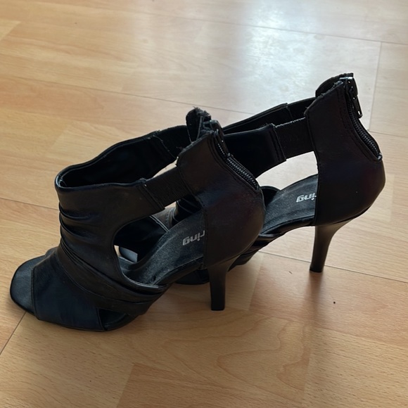 Black hight heels with open toes - Picture 2 of 5